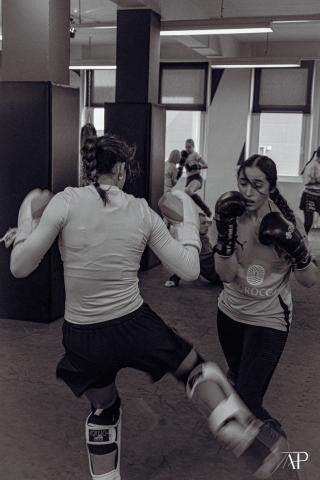 Kickboxerinnen beim Training